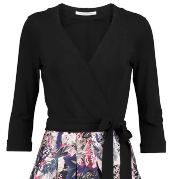 Diane Von Furstenberg Jewel Wrap Dress 2 Black Floral Pleated Silk Combo Classic